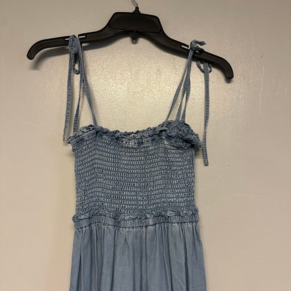 Women's Hem & Thread Blue Smocked Midi Dress Size small - Picture 8 of 11